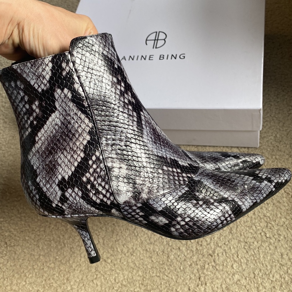 NEW Anine Bing Ava Cloudy Blue Python Boots.